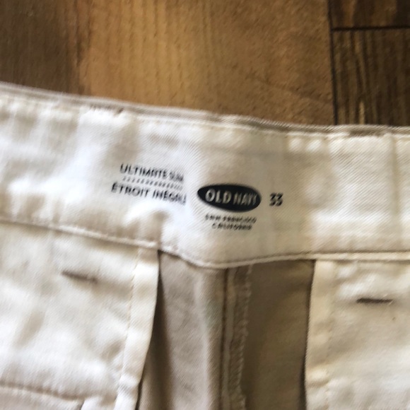 Old navy pineapple shorts - Picture 2 of 4